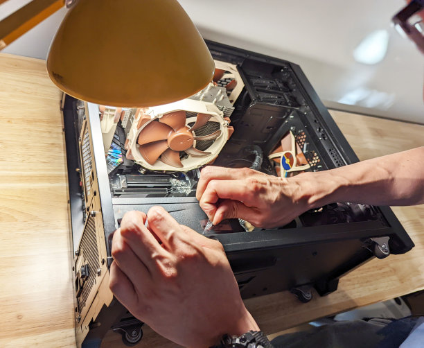 DIY电脑升级在家里图片下载