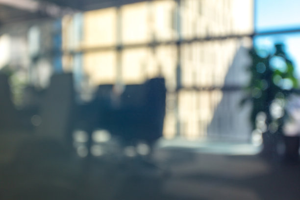 从远处看，现代会议室的模糊效果图片下载