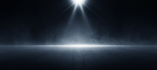 漆黑空旷的街道，深蓝色的背景，空荡荡的黑暗场景，霓虹灯，聚光灯。沥青地板和工作室的房间，烟雾漂浮在室内的纹理上。夜景图片下载