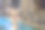 年轻快乐的女子在水下小溪，游泳池，日间水疗，温泉图片下载