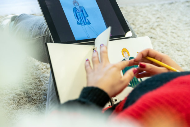 现代科技正在放大她的设计师潜力图片下载