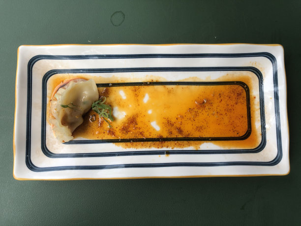 一张盘子上的日式料理的照片图片下载