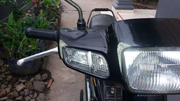 摩托车大灯图片下载