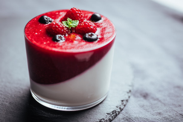 意式奶冻配红酱图片下载