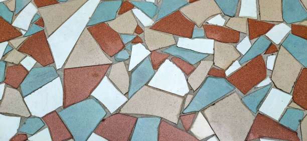 柔和的彩色瓷砖马赛克地板图案。图片下载