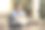 女孩看电视股票照片图片下载