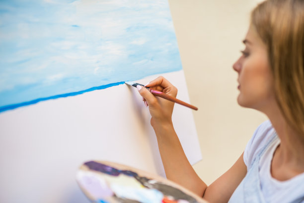 女性绘画图片下载