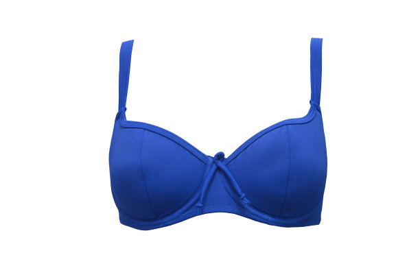 蓝色沐浴胸罩与模制杯，孤立在白色背景。图案鲜艳的女式泳衣。图片下载