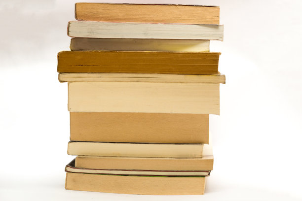 一堆白底的书图片下载