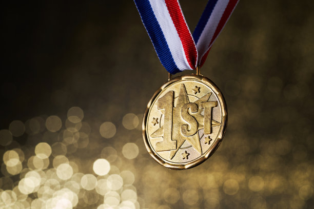 金牌与散景背景图片下载