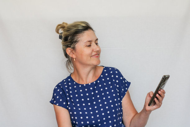 普通中年女性素颜不同情绪图片下载