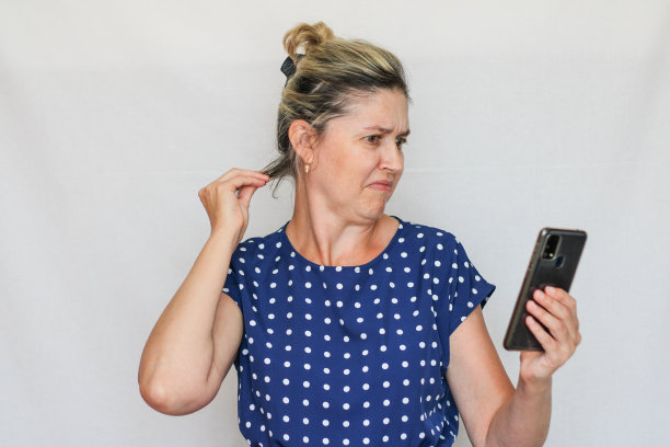 普通中年女性素颜不同情绪图片下载