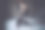 在工作室对女运动员进行自行车训练图片下载