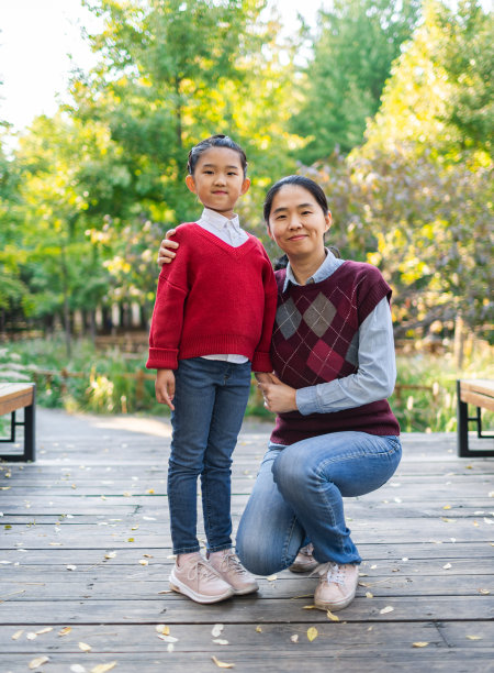 母亲和女儿图片下载