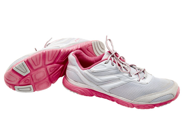 一双鞋子在白色背景上是隔离的图片下载