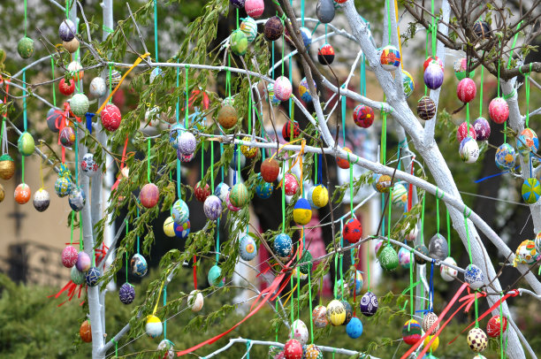 在一个线程上的复活节彩蛋图片下载