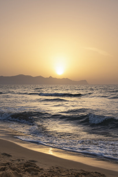 利多拉戈亚巴莱斯特拉特海滩。意大利西西里岛。图片下载