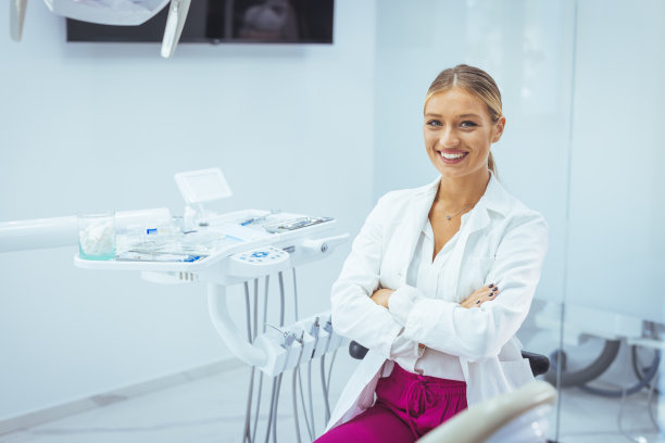女牙医肖像图片下载