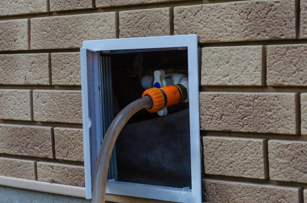 详细介绍了消防软管的金属联轴器要用水压和水龙头打开水图片下载