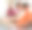 家里的沙发上放着平板电脑和笔记本电脑。妈妈，爸爸和儿子一起在家使用笔记本电脑平板电脑。网上购物、网上冲浪、视频叫网络游戏的概念。图片下载