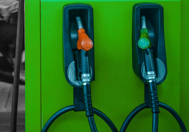 加油站的燃油泵图片下载