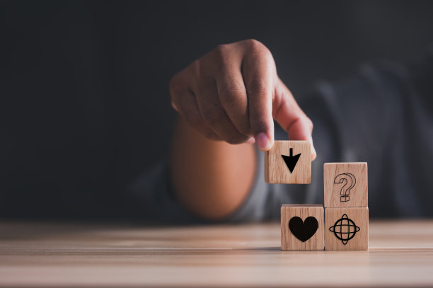 成长的想法或省钱的概念。企业管理为成功。投资表图片下载