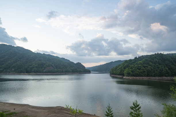 美丽的湖风景图片下载