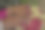 新娘和新郎的手露出他们的戒指图片下载