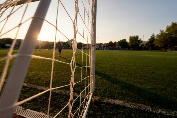特写足球目标在阳光股票照片图片下载