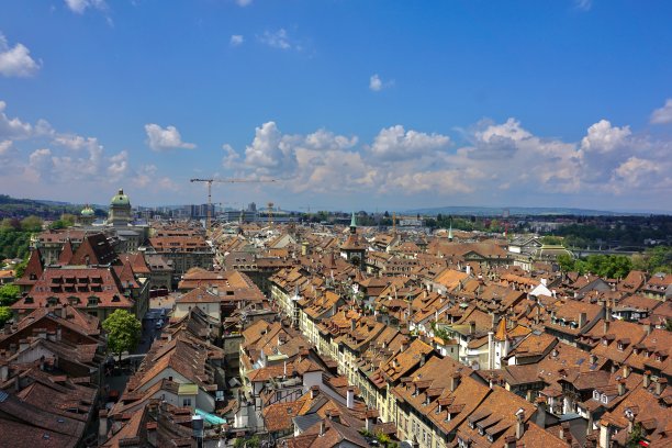 伯尔尼大教堂是瑞士改革宗大教堂，位于瑞士伯尔尼老城。哥特式建筑风格。图片下载