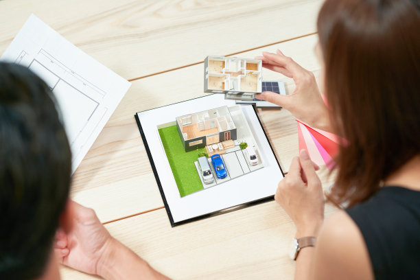 桌子上的房子的详细模型图片下载