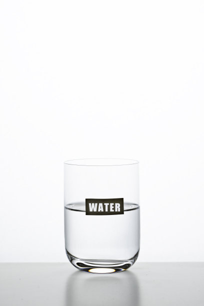 干净的水图片下载