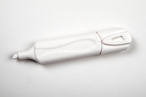 白色背景上的白色记号笔。文具图片下载