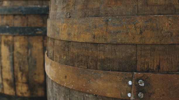 褐色的旧桶图片下载