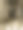 一个女人在一个旧工厂的废墟中徘徊图片下载