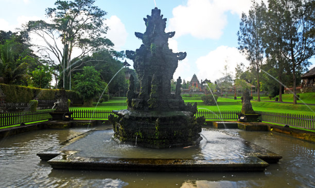 印度尼西亚巴厘岛瓦旺村的皇家寺庙图片下载