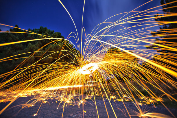 世界上最美丽的宇航员照片(恒星、银河系、流星)图片下载