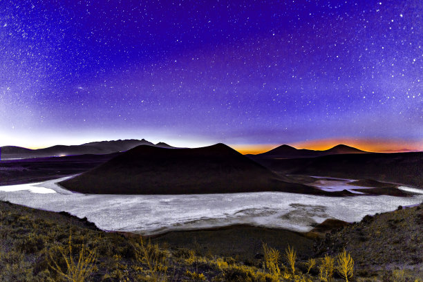 世界上最美丽的宇航员照片(恒星、银河系、流星)图片下载