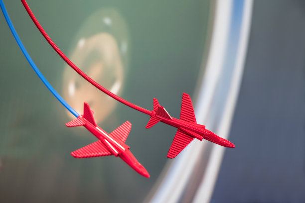 红色的飞机模型图片下载