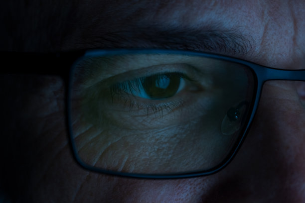 工作到很晚图片下载