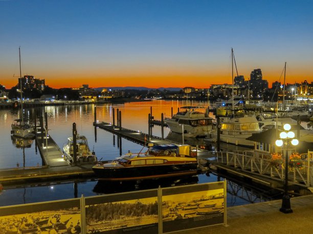 黄昏的迷人海港图片下载