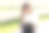 亚洲女商人坐在公园里用笔记本电脑工作感到焦虑。图片下载