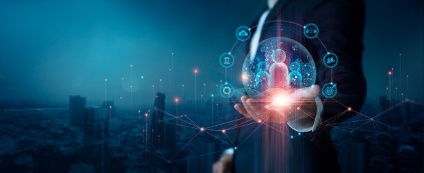 CRM。客户网络关系管理理念，商人掌握全球架构客户网络技术，数据交换发展。客户服务，银行业务，商业策略。图片下载