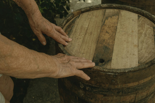 高级外观酒桶图片下载