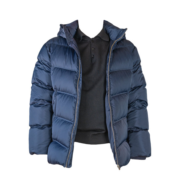 羽绒服和毛衣孤立在白色背景图片下载