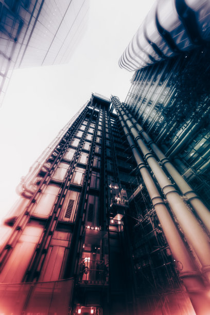 伦敦金融区利物浦街的劳埃德摩天大楼。图片下载