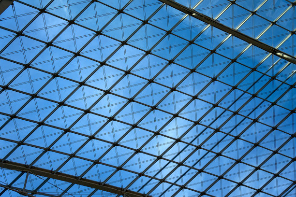 柏林中央火车站天花板结构的低角度视图图片下载