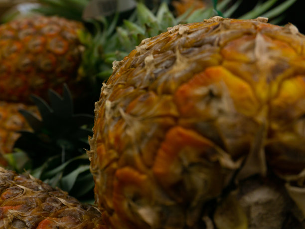 在超市买菠萝图片下载