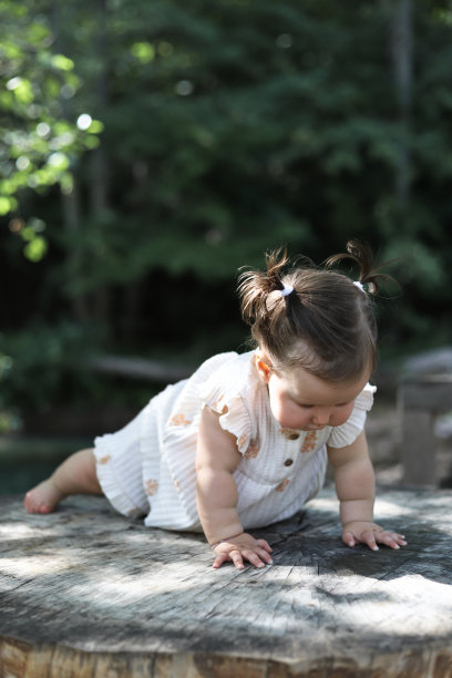 快乐的童年。图片下载