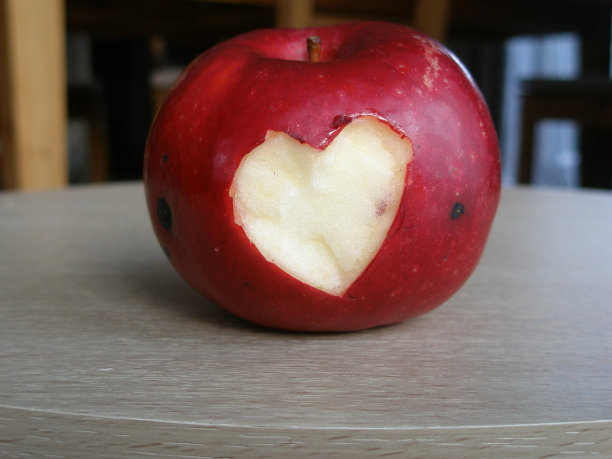 苹果与心图片下载